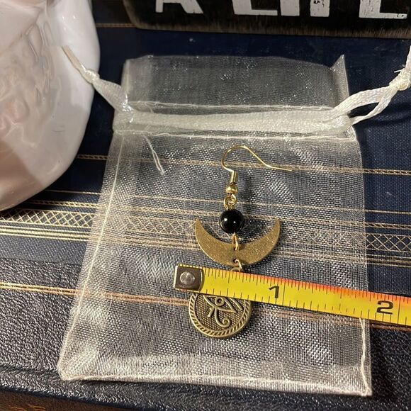 💥Eye of Horus Statement Earrings - Picture 7 of 8